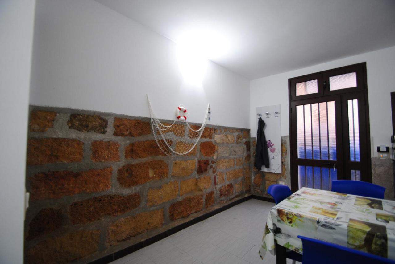 Casa - *